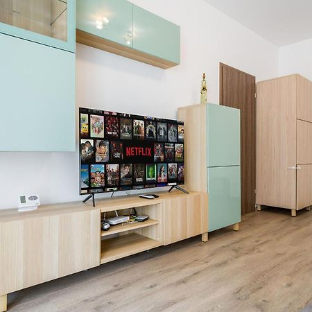 Politehnica Deluxe Apartment Bucarest Exterior foto